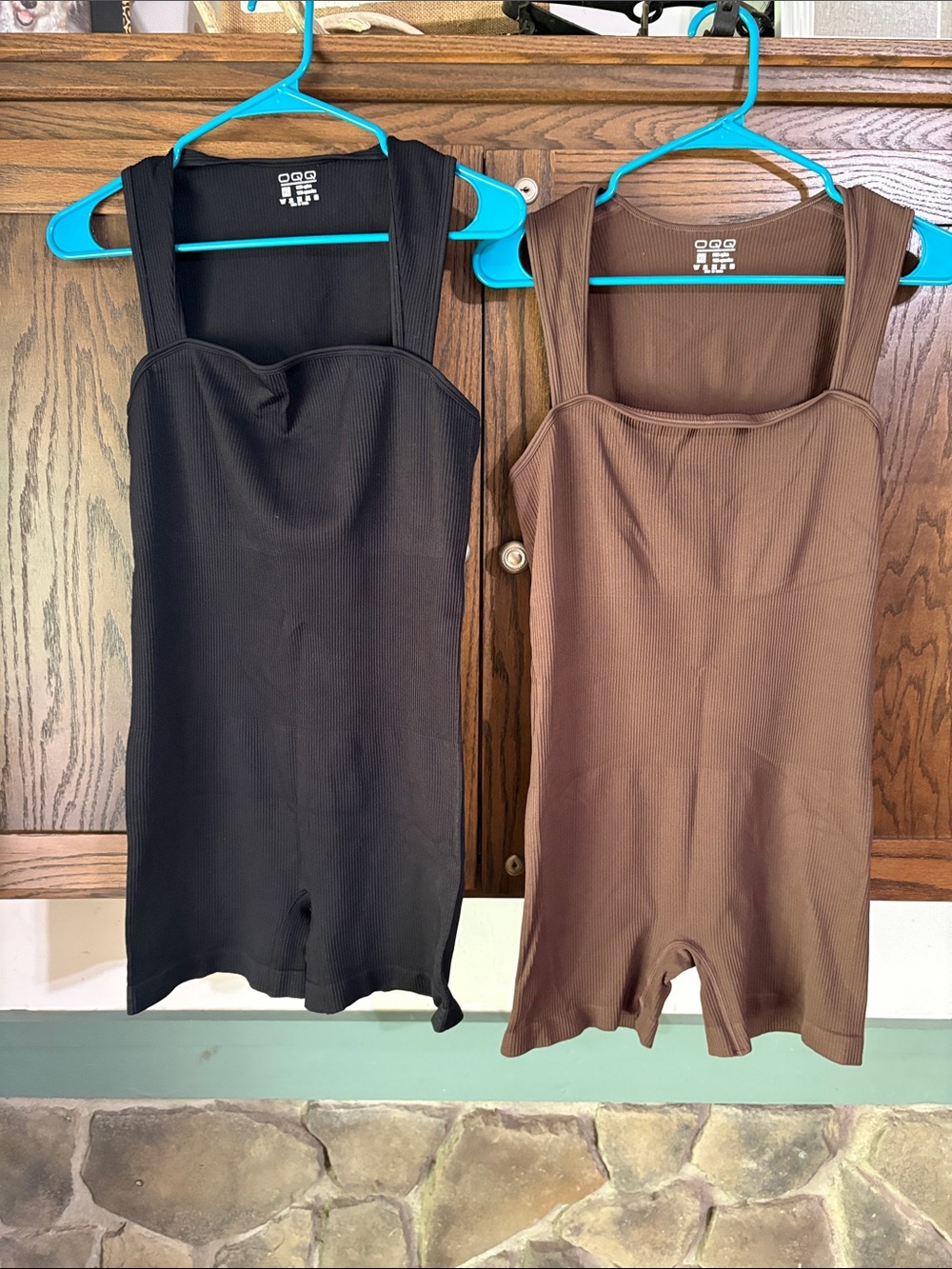 Square-Neck Ribbed Romper Jumpsuit — Black and Brown